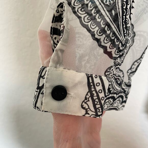 Chico’s Paisley Button Down Blouse 1 Medium - Picture 5 of 7